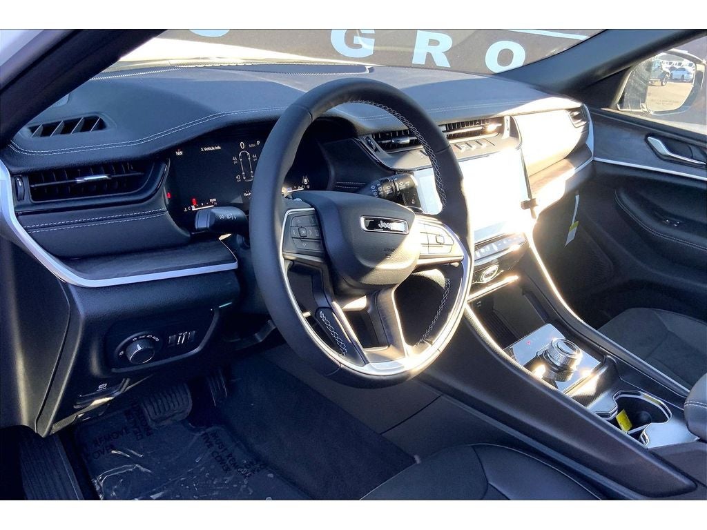 2026 Jeep Grand Cherokee L Laredo Altitude