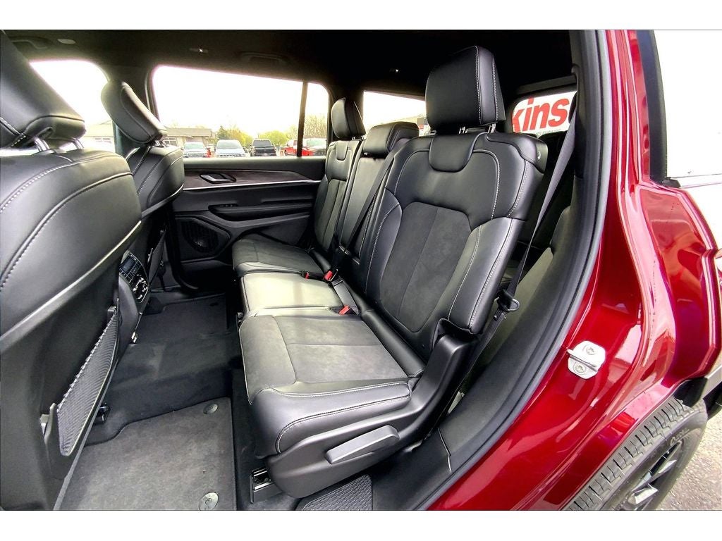2026 Jeep Grand Cherokee L Laredo Altitude