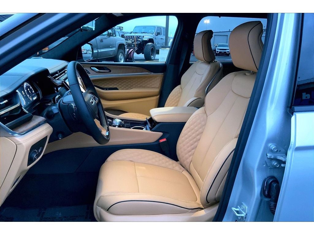 2025 Jeep Grand Cherokee L Summit Reserve