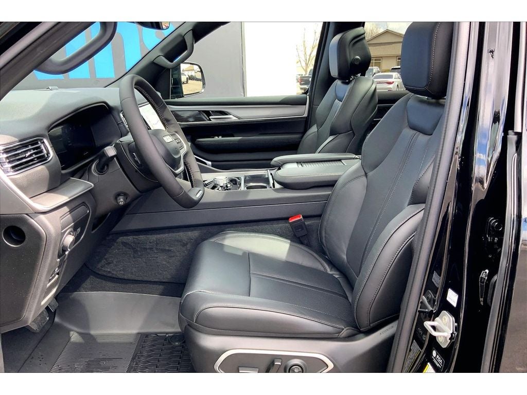 2026 Jeep Grand Wagoneer Base