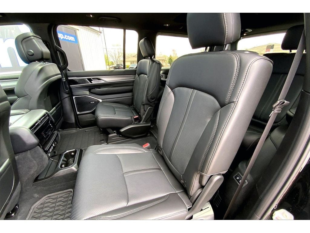 2026 Jeep Grand Wagoneer Base