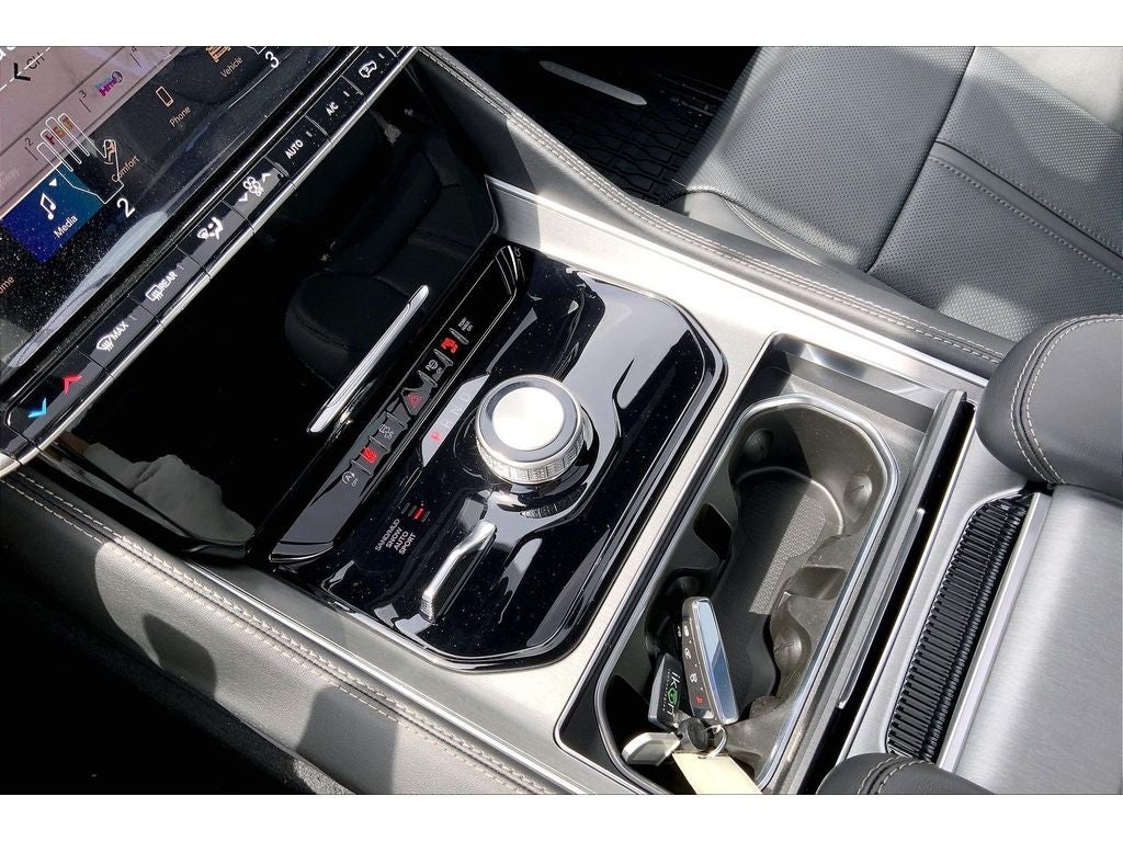 2026 Jeep Grand Wagoneer Base