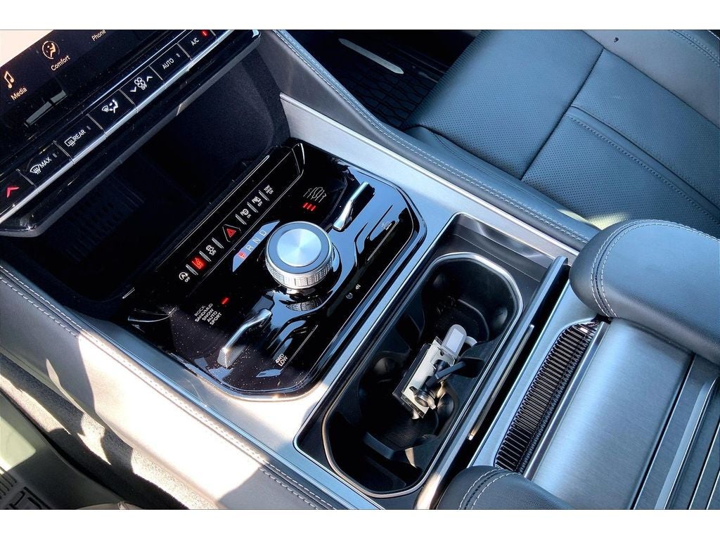 2026 Jeep Grand Wagoneer Upland