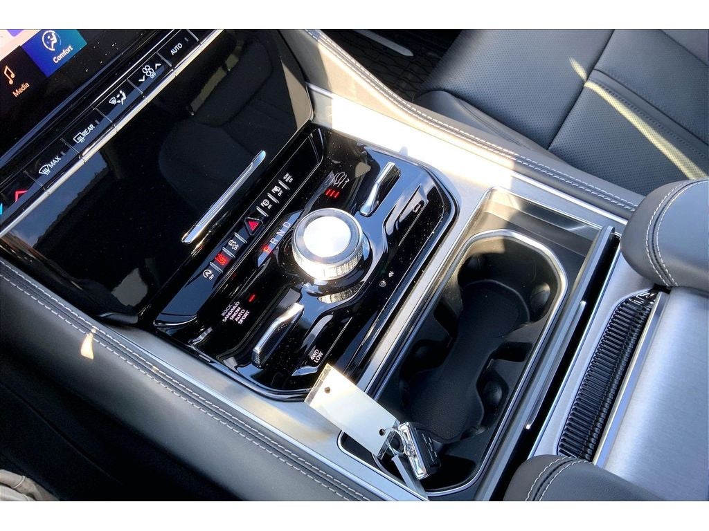 2026 Jeep Grand Wagoneer Upland