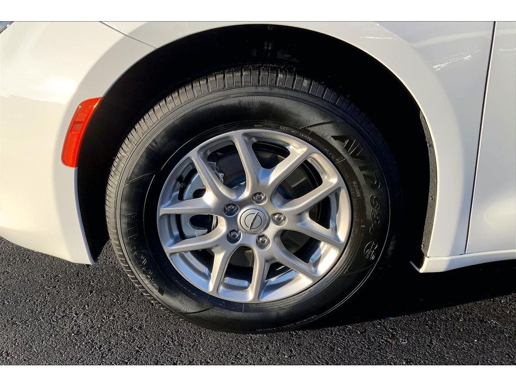 2026 Chrysler Voyager LX