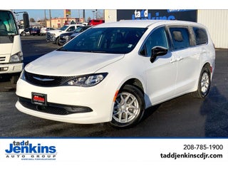 2026 Chrysler Voyager LX