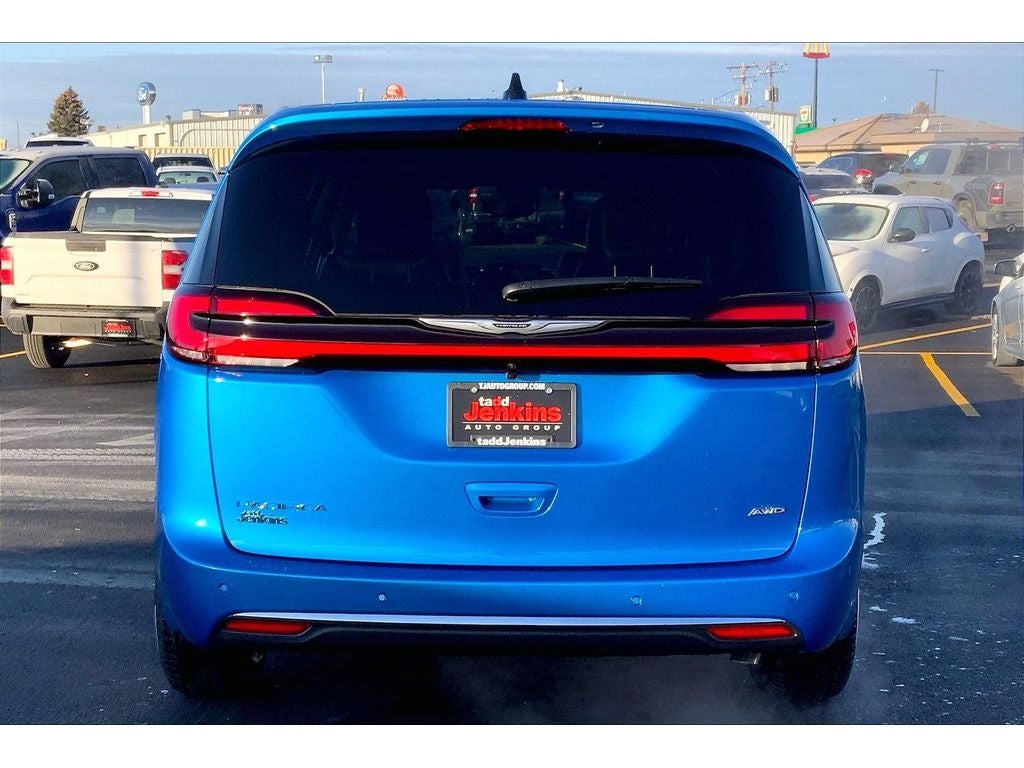 2026 Chrysler Pacifica Select