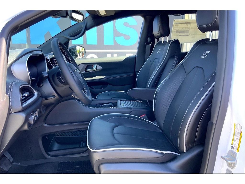 2027 Chrysler Pacifica Limited