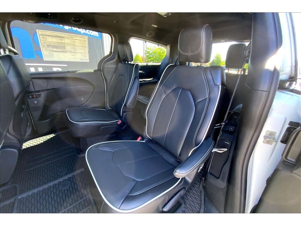 2027 Chrysler Pacifica Limited
