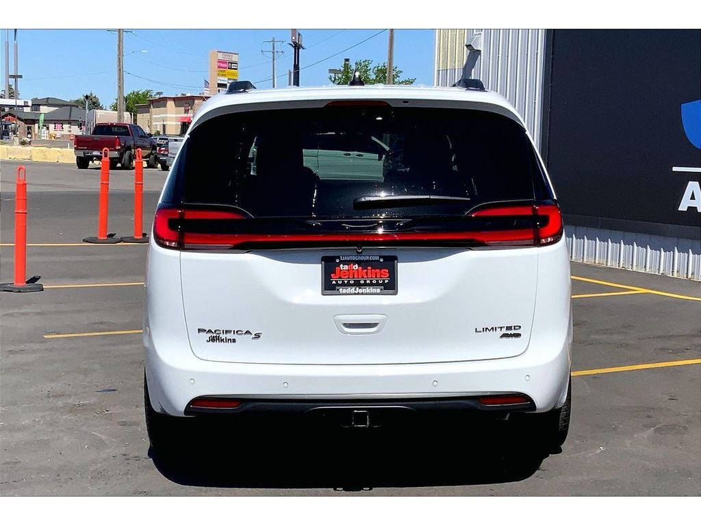 2027 Chrysler Pacifica Limited