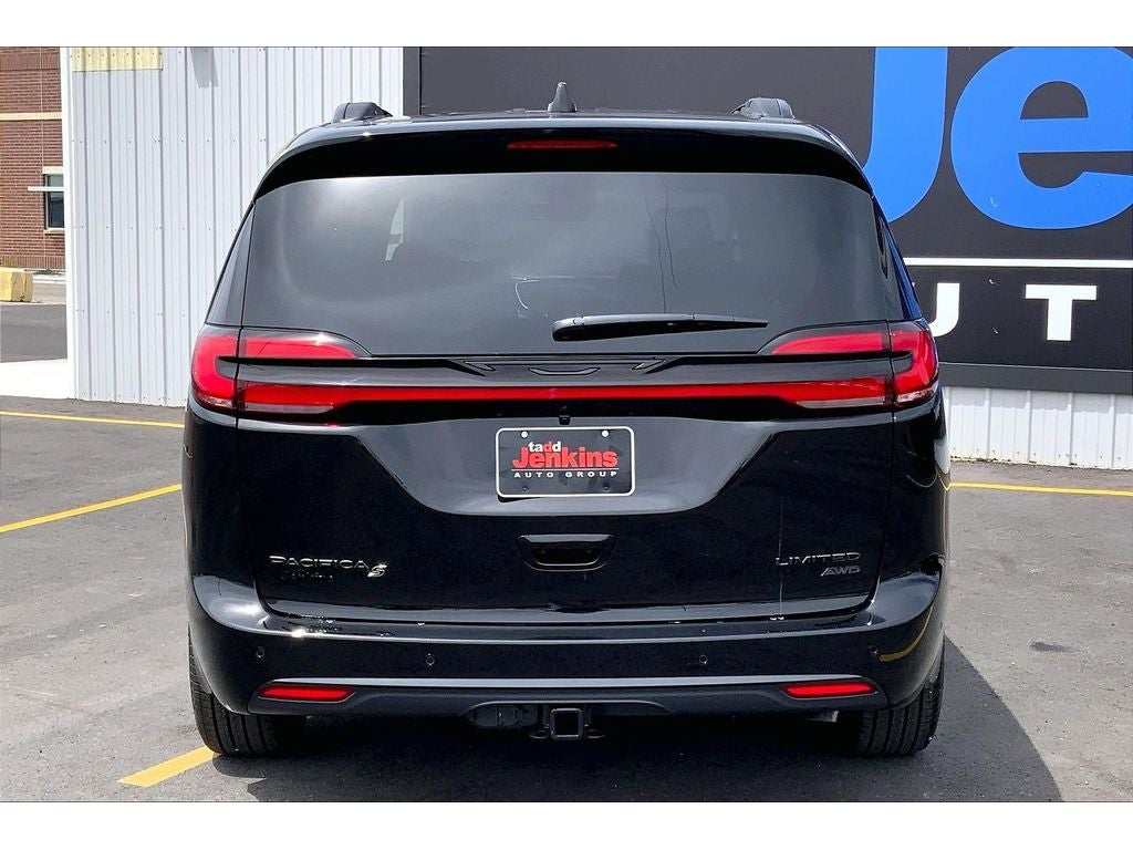 2027 Chrysler Pacifica Limited