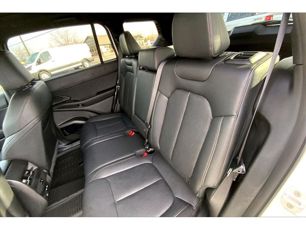 2026 Jeep Cherokee Overland