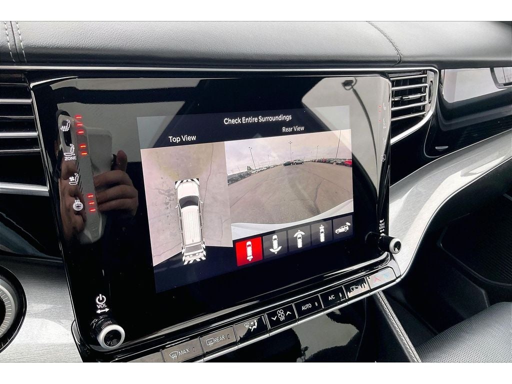 2022 Jeep Wagoneer Series III Carbide