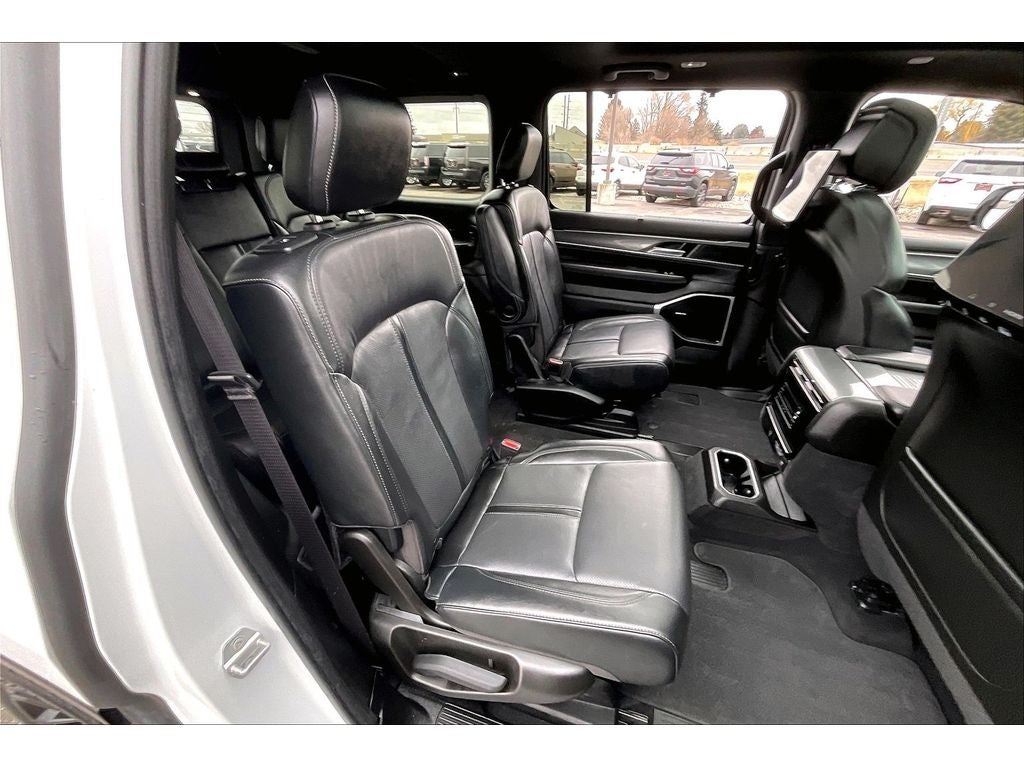 2022 Jeep Wagoneer Series III Carbide