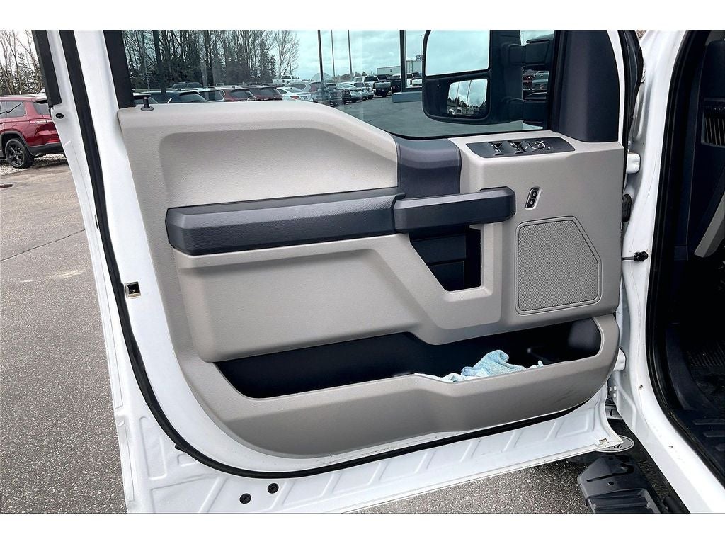 2022 Ford Super Duty F-350 SRW XL