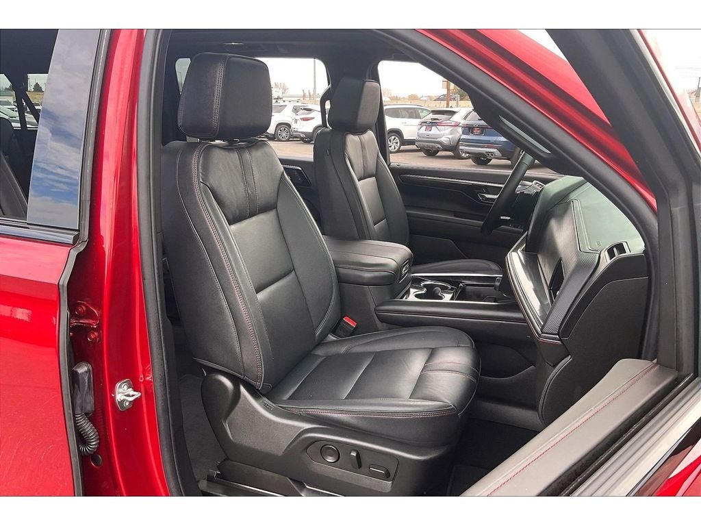 2025 Chevrolet Suburban RST