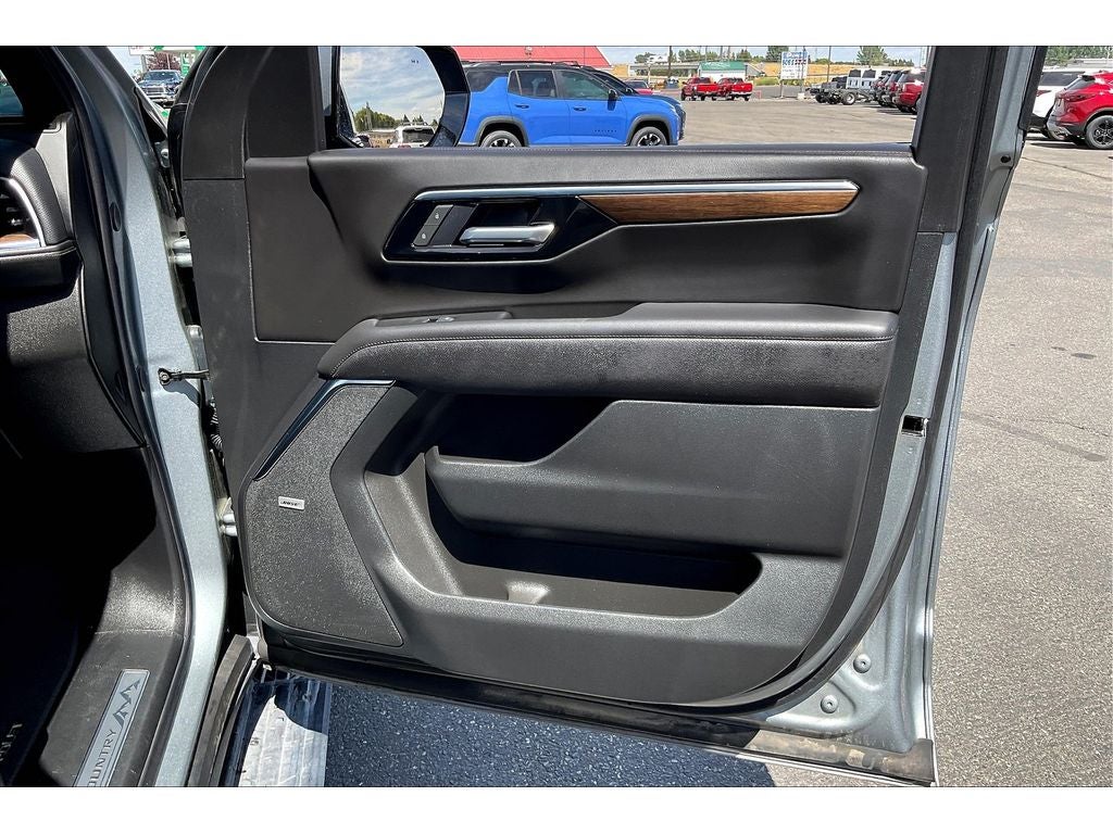 2025 Chevrolet Suburban High Country