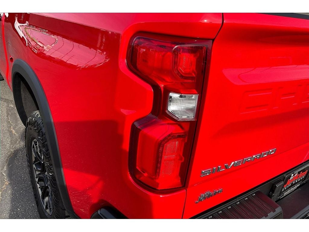 2025 Chevrolet Silverado 1500 ZR2