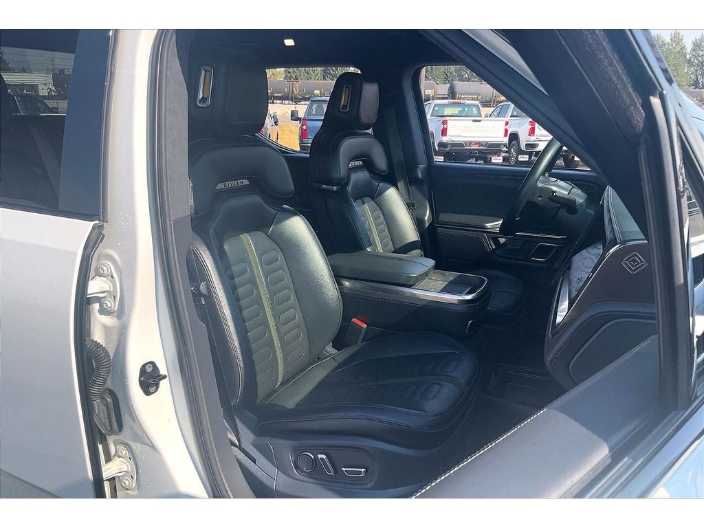 2022 RIVIAN R1T Adventure Package