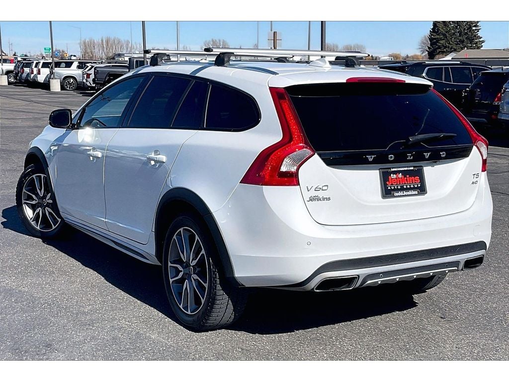 2016 Volvo V60 Cross Country T5